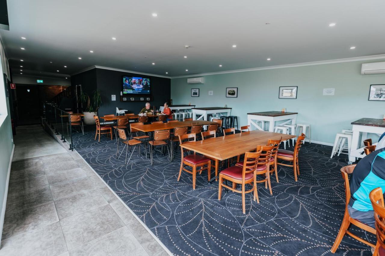 Holmesville Hotel Extérieur photo