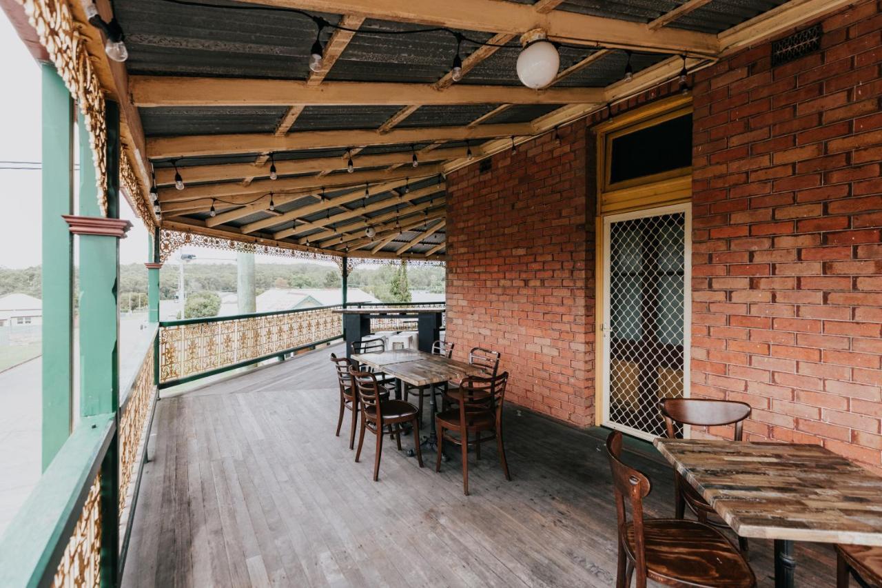 Holmesville Hotel Extérieur photo