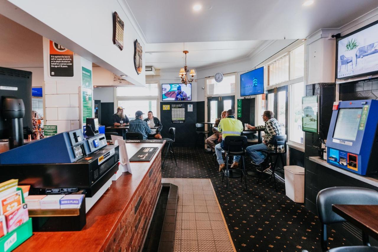 Holmesville Hotel Extérieur photo