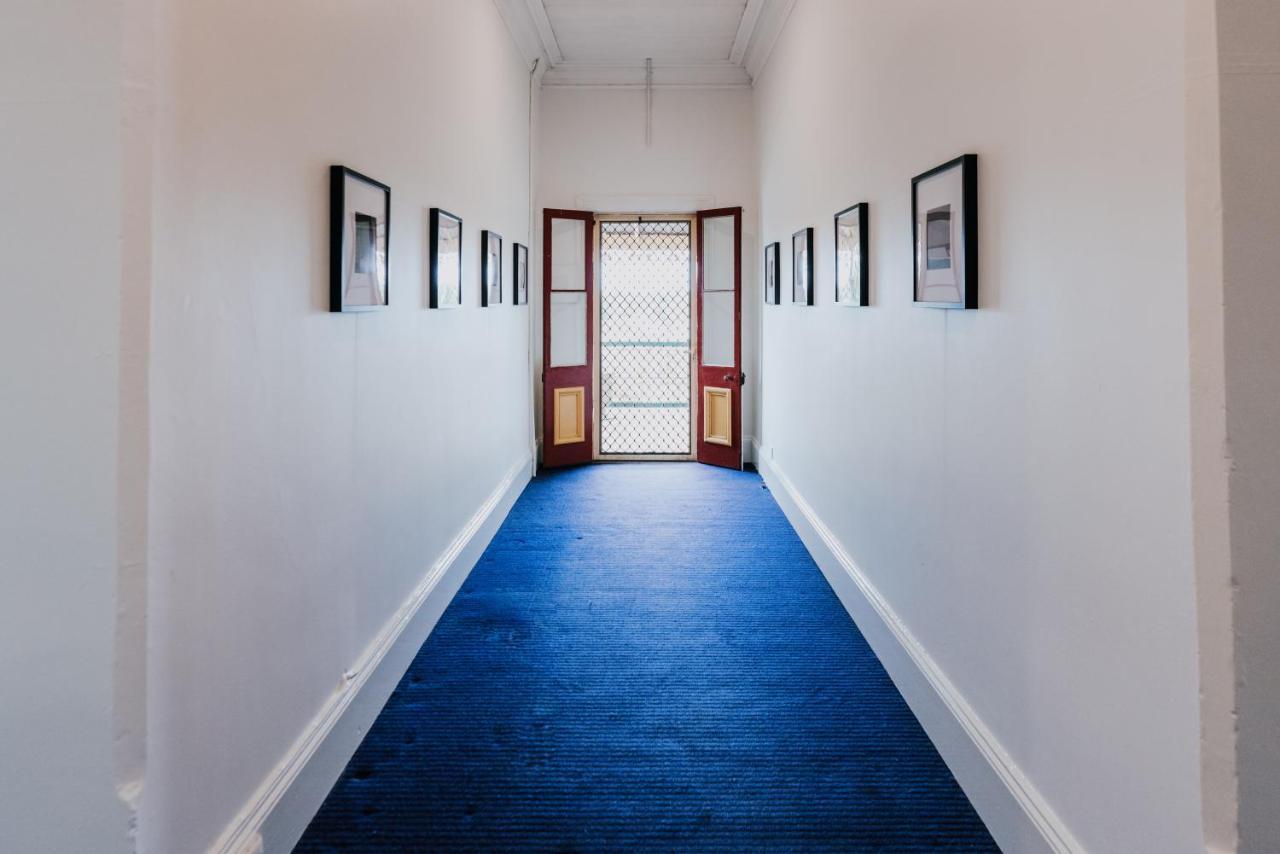 Holmesville Hotel Extérieur photo