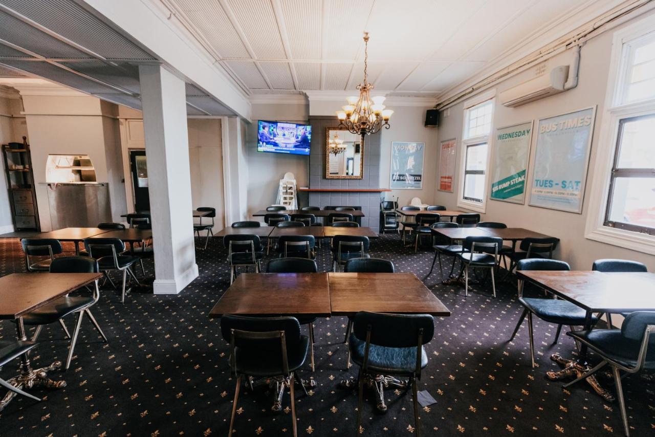 Holmesville Hotel Extérieur photo
